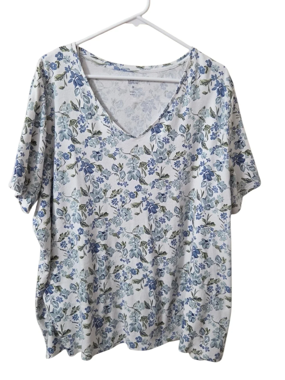 croft & barrow Light Blue Floral V-Neck Short Sleeve Tee